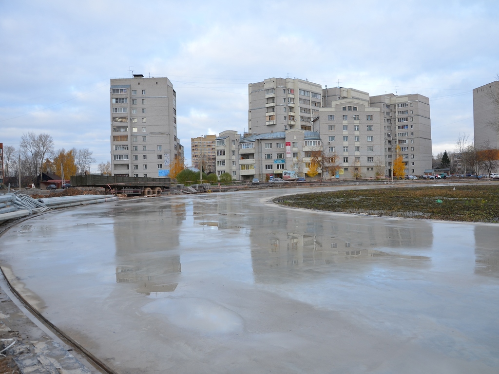 Ледовая дорожка на стадионе «Локомотив» с искусственным льдом 